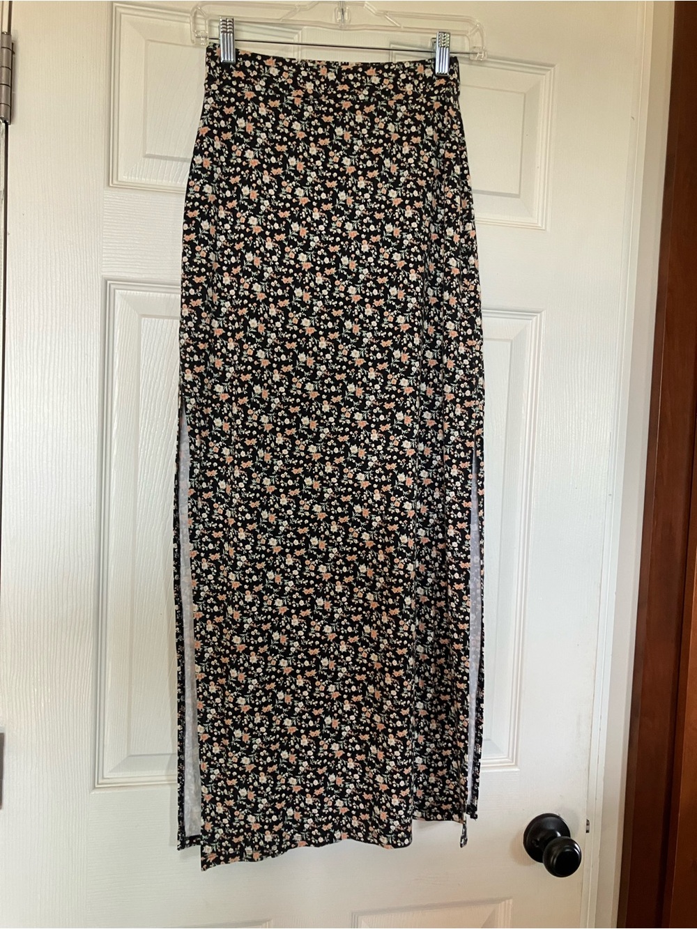 American Eagle Outfitters Black Floral Side-Slit Maxi Skirt